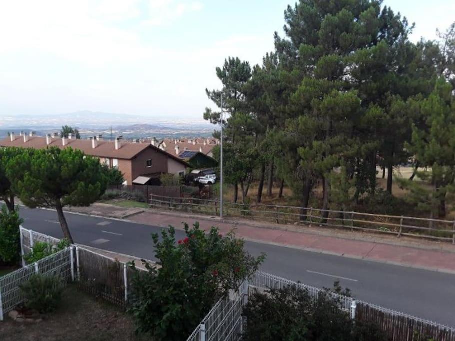 Apartmán Duplex De Montana En Campo De Golf Sojuela Exteriér fotografie
